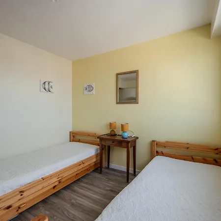 Apartament T2 Avec Balcon Face - Fr-1-197-132 *