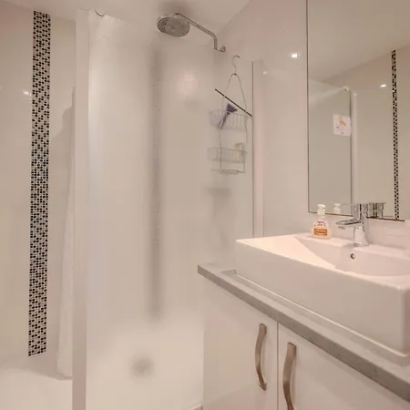 T2 Avec Balcon Face - Fr-1-197-132 * Les Sables-dʼOlonne