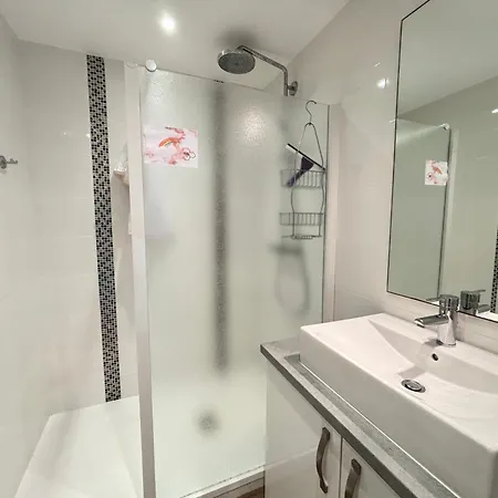 T2 Avec Balcon Face - Fr-1-197-132 * Les Sables-dʼOlonne