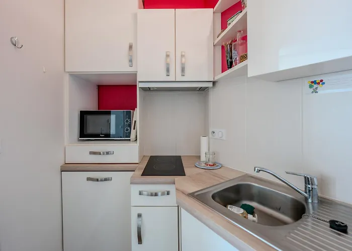 T2 Avec Balcon Face - Fr-1-197-132 公寓 莱萨布勒-多洛讷